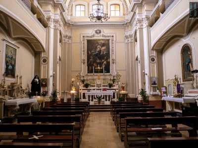 Fiore all�occhiello del monastero � la settecentesca chiesa delle Suore Crocifisse Adoratrici, di aspetto barocco...